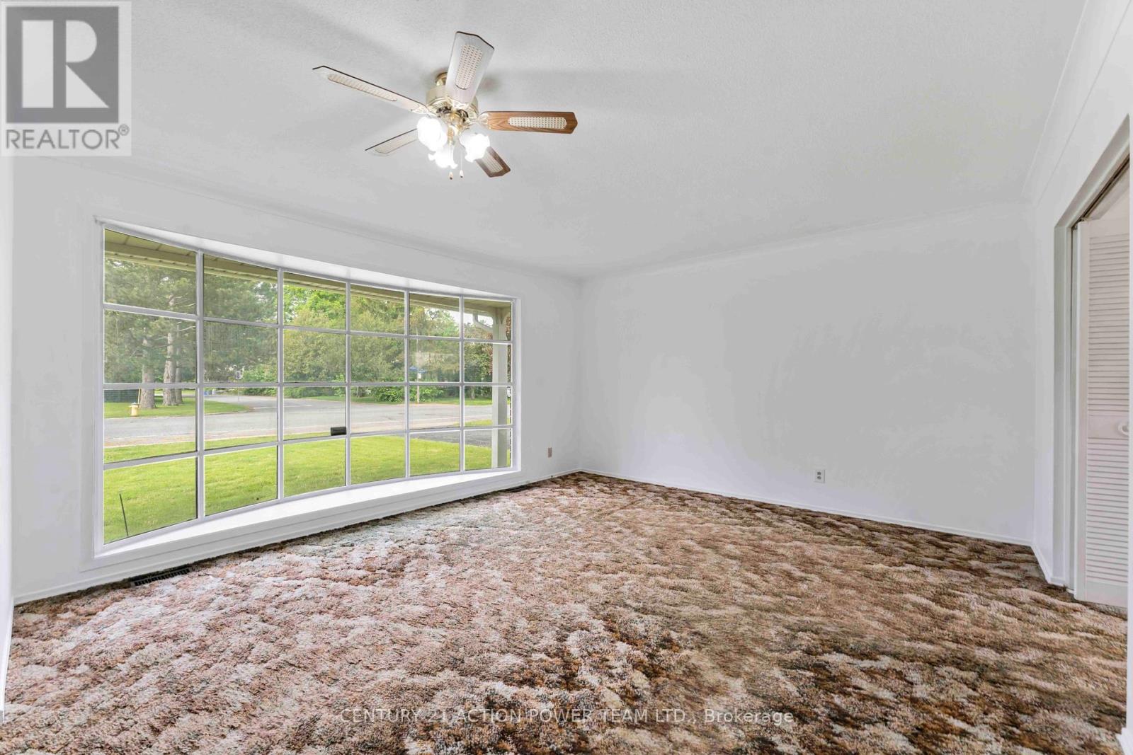 229 Mcclellan Road, Ottawa, Ontario  K2H 8N5 - Photo 4 - X12186496