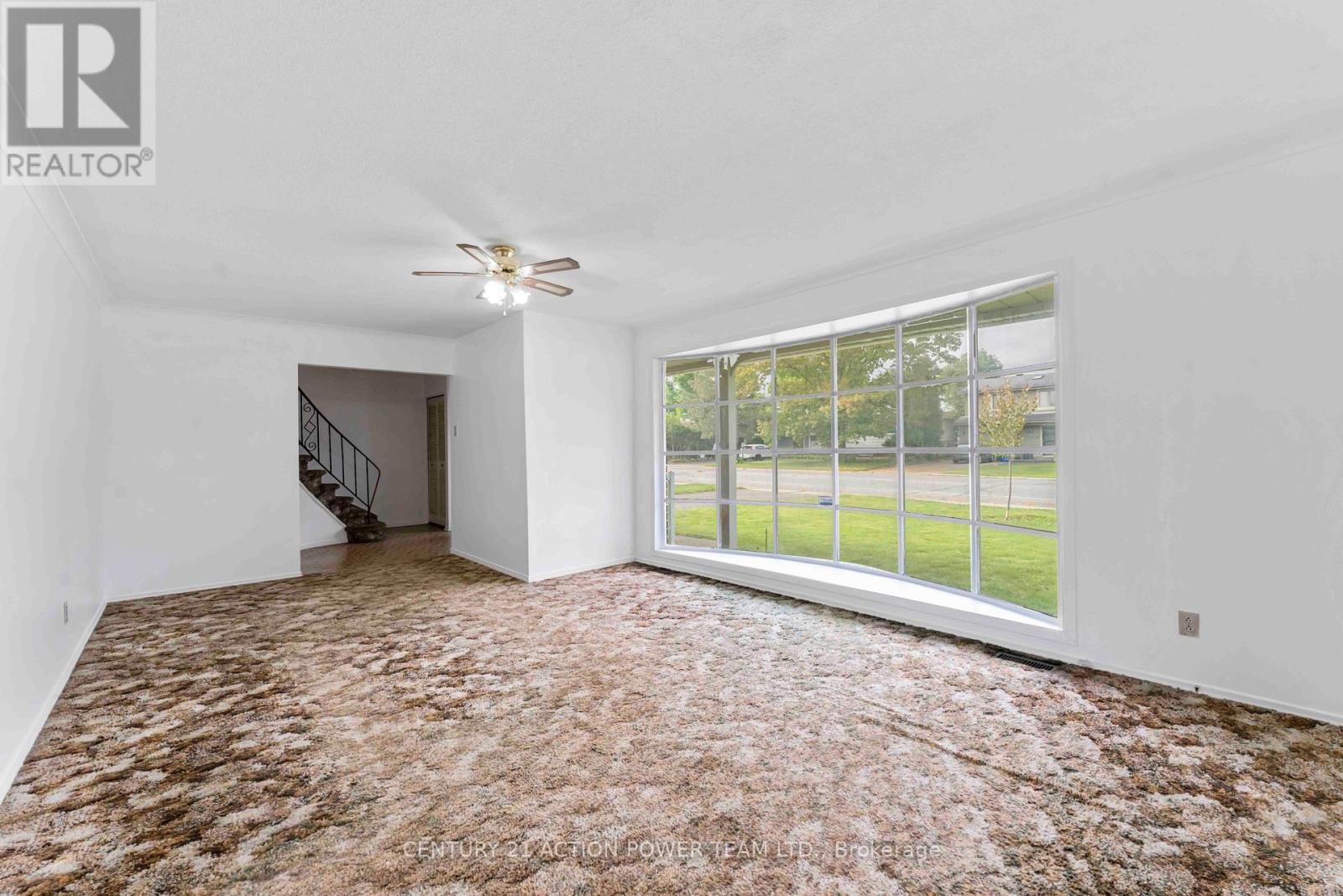 229 Mcclellan Road, Ottawa, Ontario  K2H 8N5 - Photo 5 - X12186496