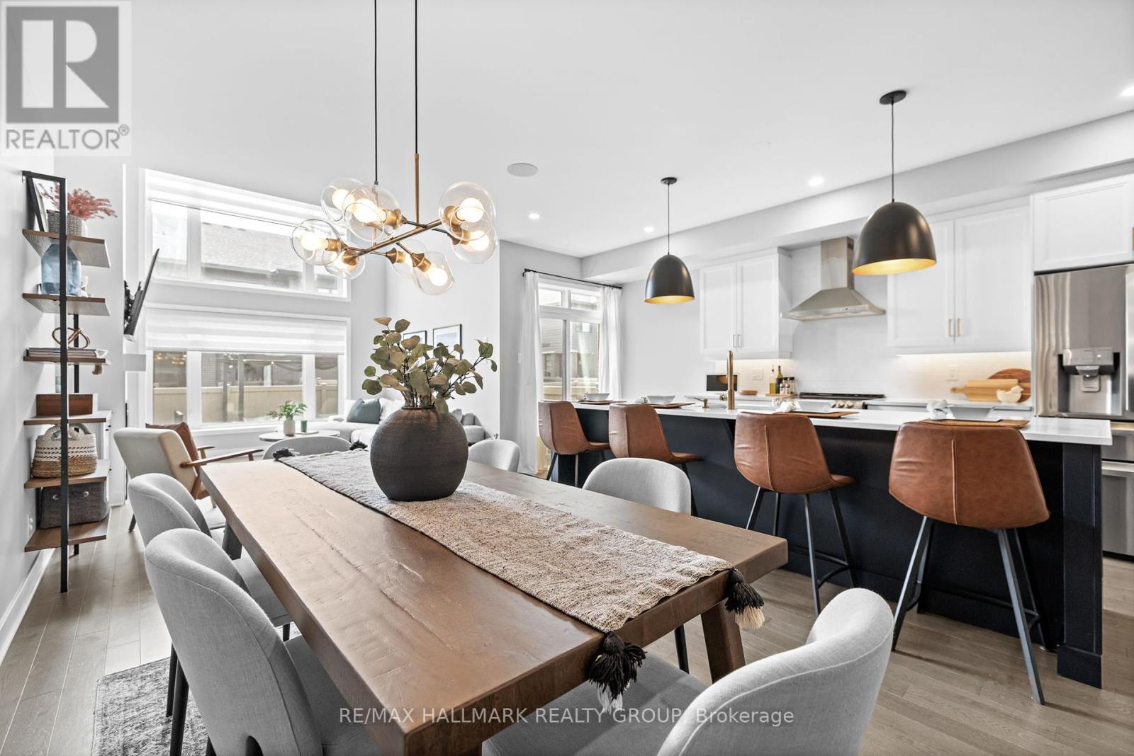 523 Rathburn Lane, Ottawa, Ontario  K1T 0T4 - Photo 4 - X12186520