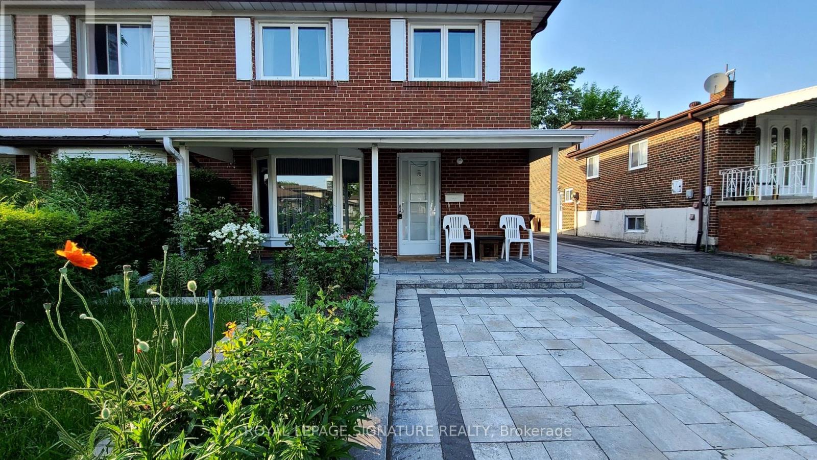 10 PAINSWICK CRESCENT, Toronto, Ontario