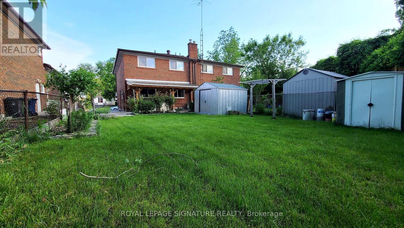 10 Painswick Crescent, Toronto, Ontario  M2J 3M6 - Photo 2 - C12186512