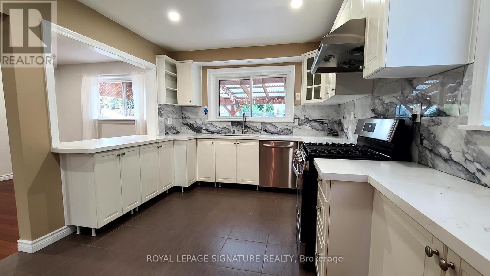 10 Painswick Crescent, Toronto, Ontario  M2J 3M6 - Photo 7 - C12186512