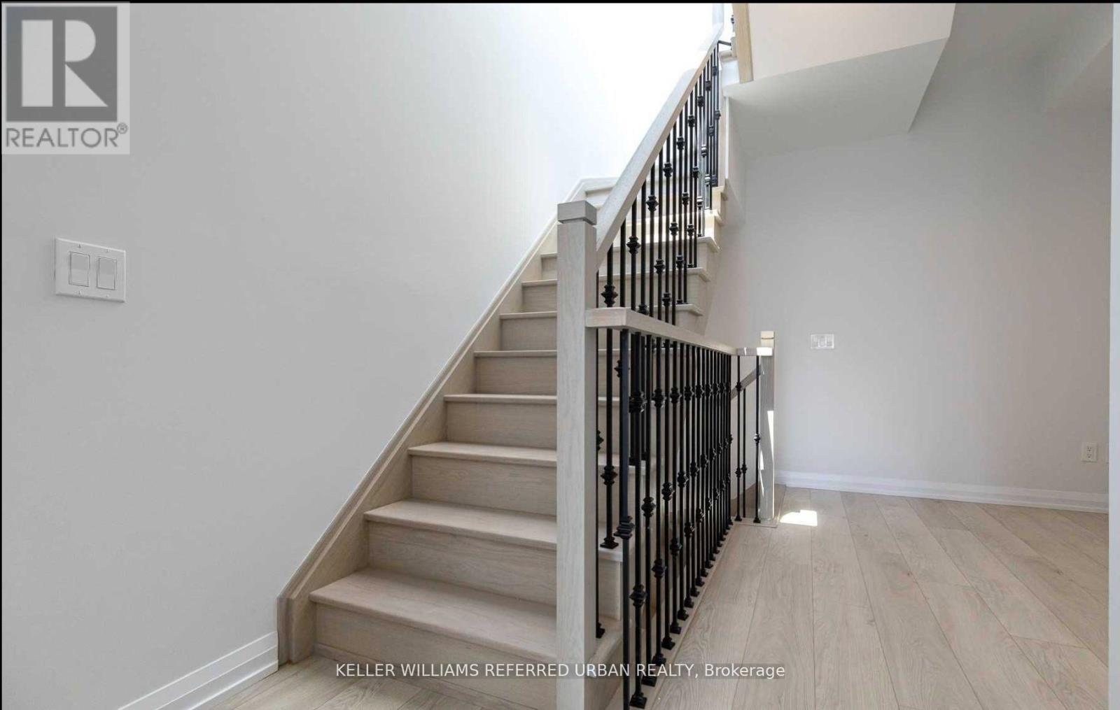 Th25 - 1030 Portage Pkwy Parkway, Vaughan, Ontario  L4K 0K3 - Photo 8 - N12186494