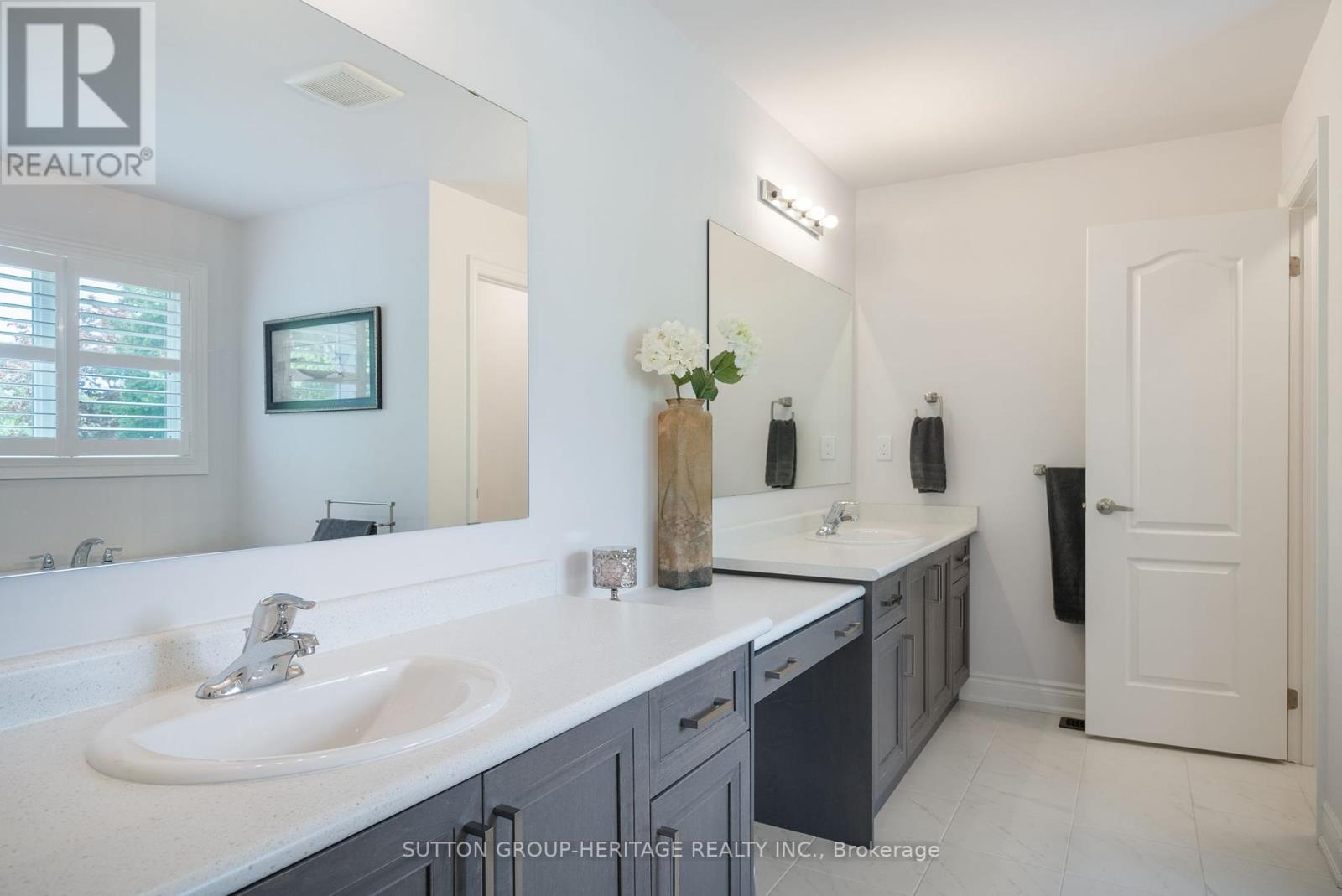 54 Robb Thompson Road, East Gwillimbury, Ontario  L0G 1M0 - Photo 34 - N12186502