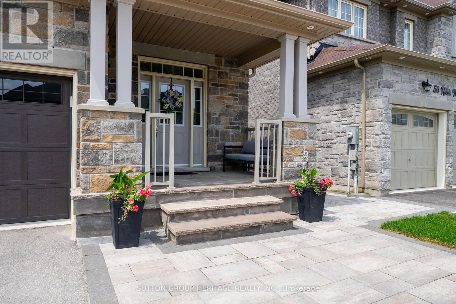 54 Robb Thompson Road, East Gwillimbury, Ontario  L0G 1M0 - Photo 8 - N12186502