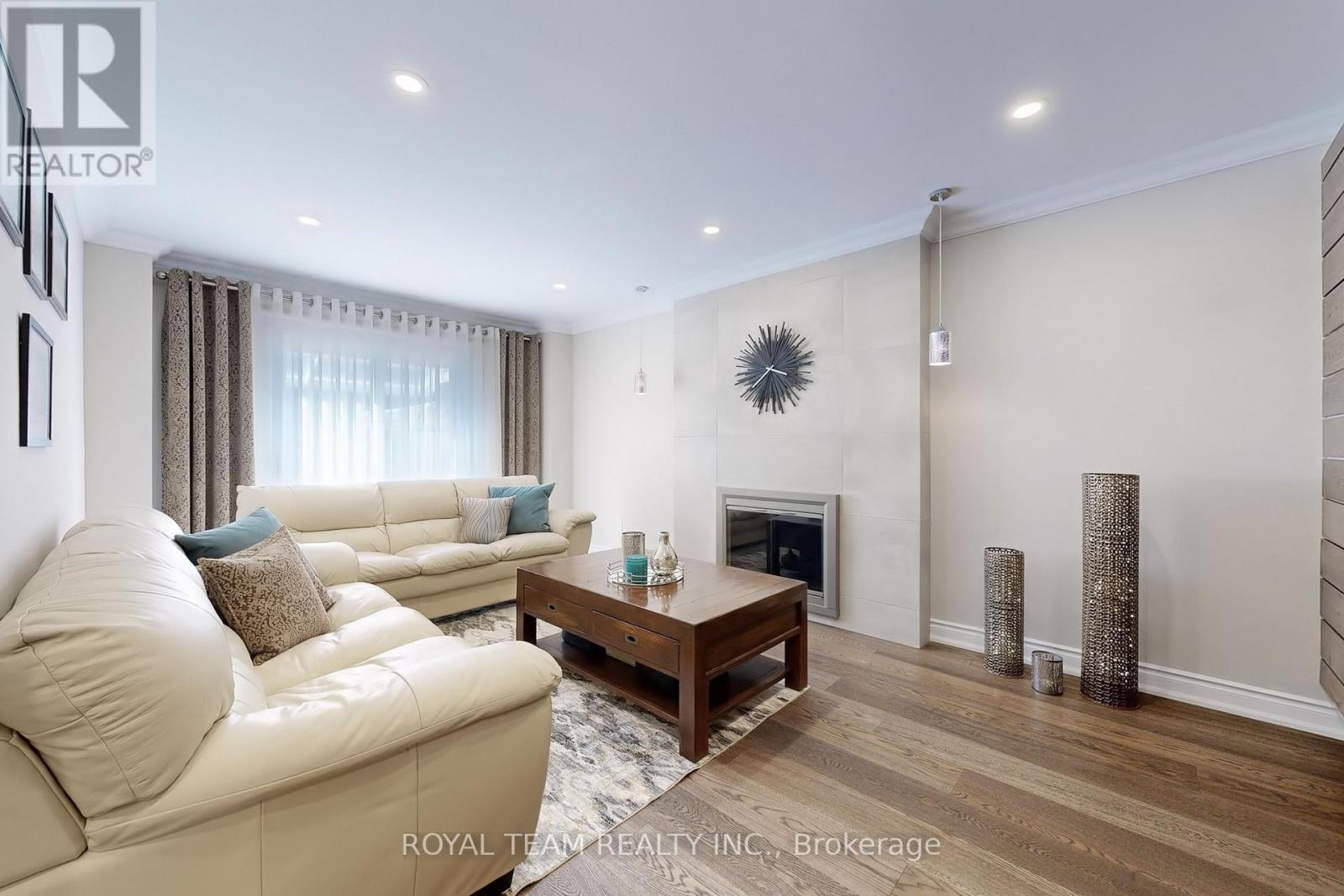 87 Mccallum Drive, Richmond Hill, Ontario  L4C 7T6 - Photo 11 - N12186537