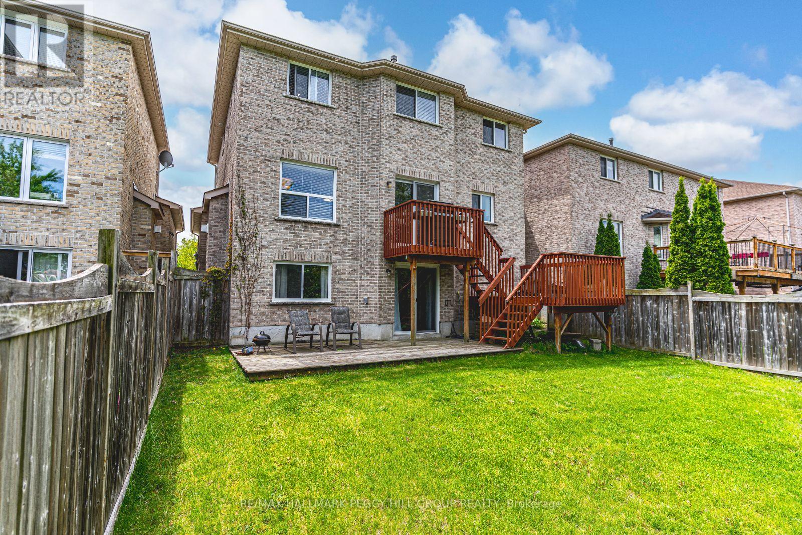 20 Dunnett Drive, Barrie, Ontario  L4N 0H9 - Photo 3 - S12186524