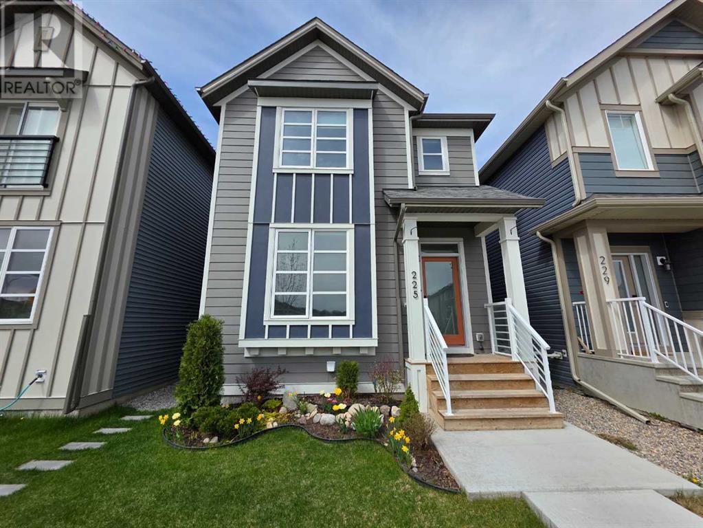Property at 225 Walcrest Way SE image 1