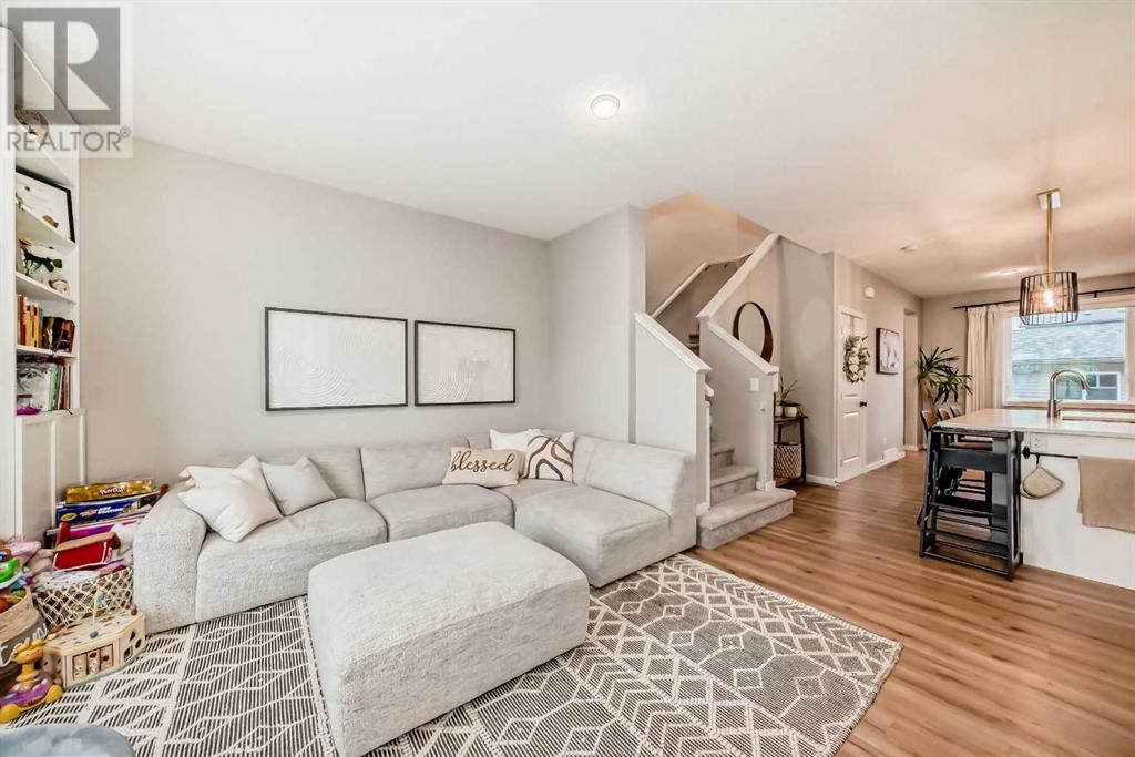 Property at 225 Walcrest Way SE image 5