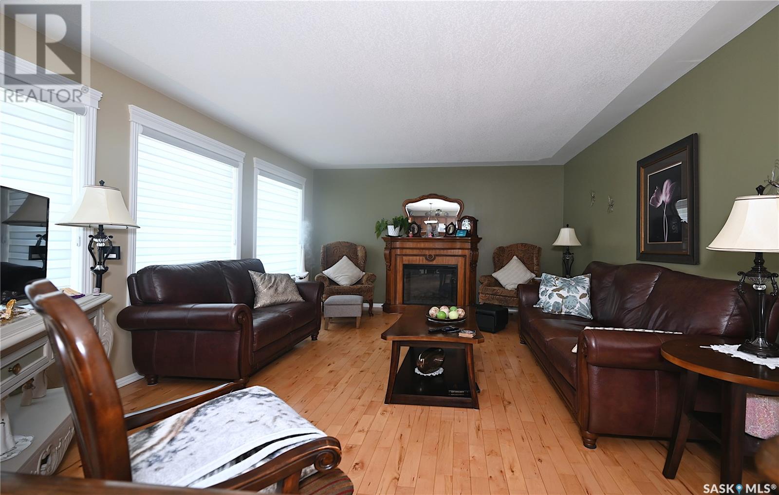 Property at 1291 Veterans AVENUE image 4