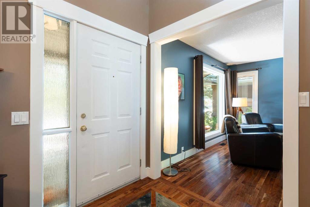 59 Mt Robson Circle Se, Calgary, Alberta  T2Z 2B9 - Photo 4 - A2217395