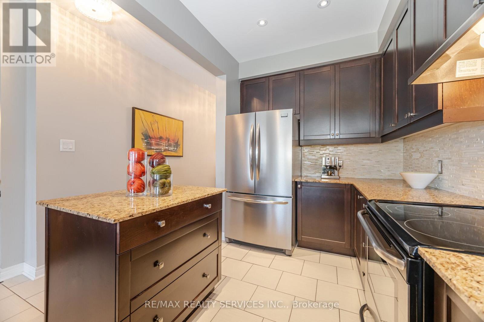 31 Fallis Crescent, Caledon (Caledon East), Ontario  L7C 3R5 - Photo 9 - W12186501