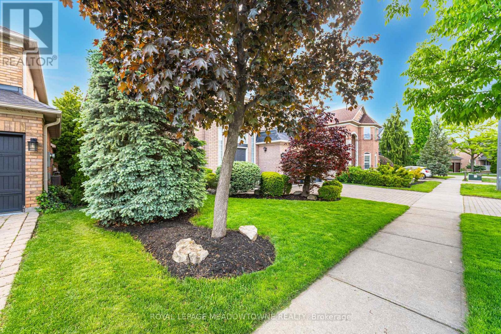 Property at 1687 KENTCHESTER PLACE image 3