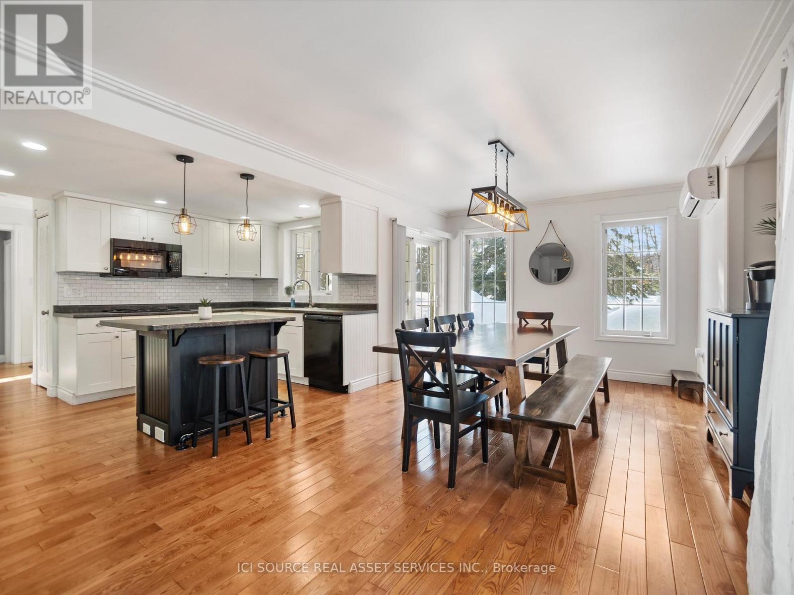 149 Balsam Chutes Road, Huntsville, Ontario  P0B 1L0 - Photo 4 - X12046898
