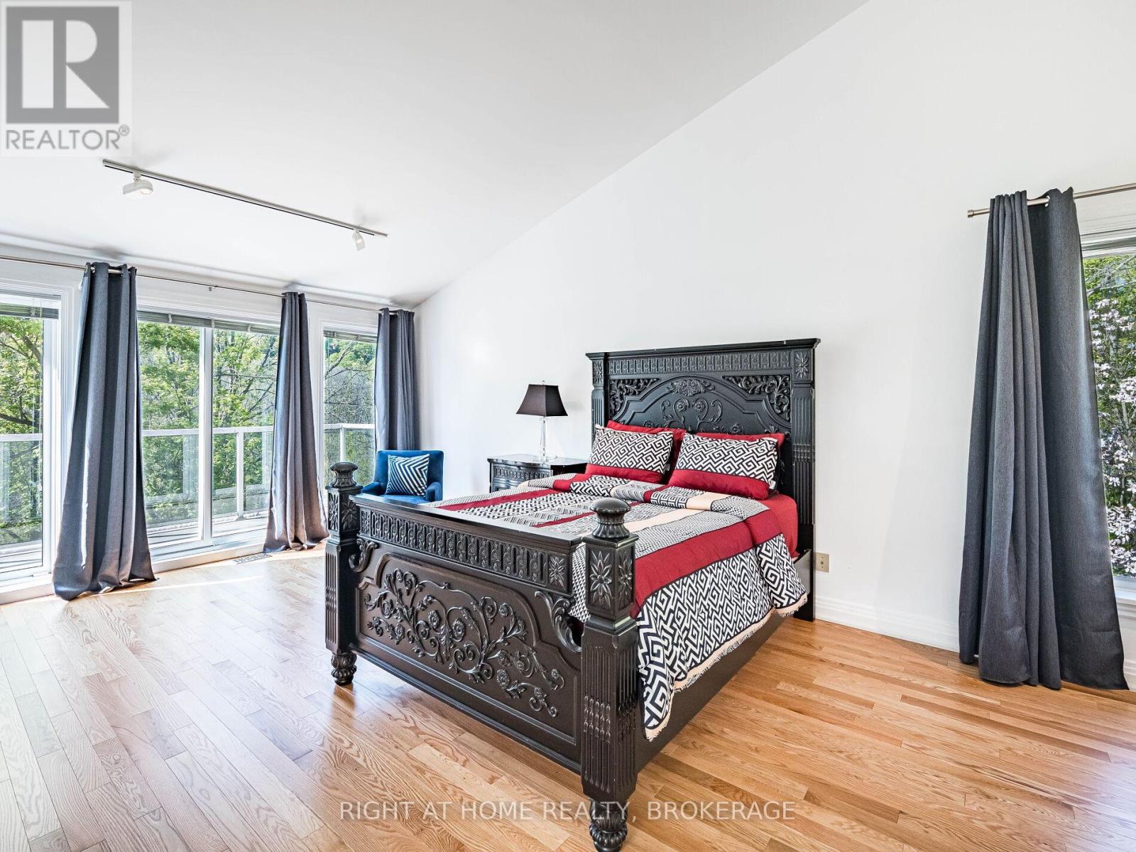 774 Old Dundas Road, Hamilton, Ontario  L9H 5E3 - Photo 21 - X12186493