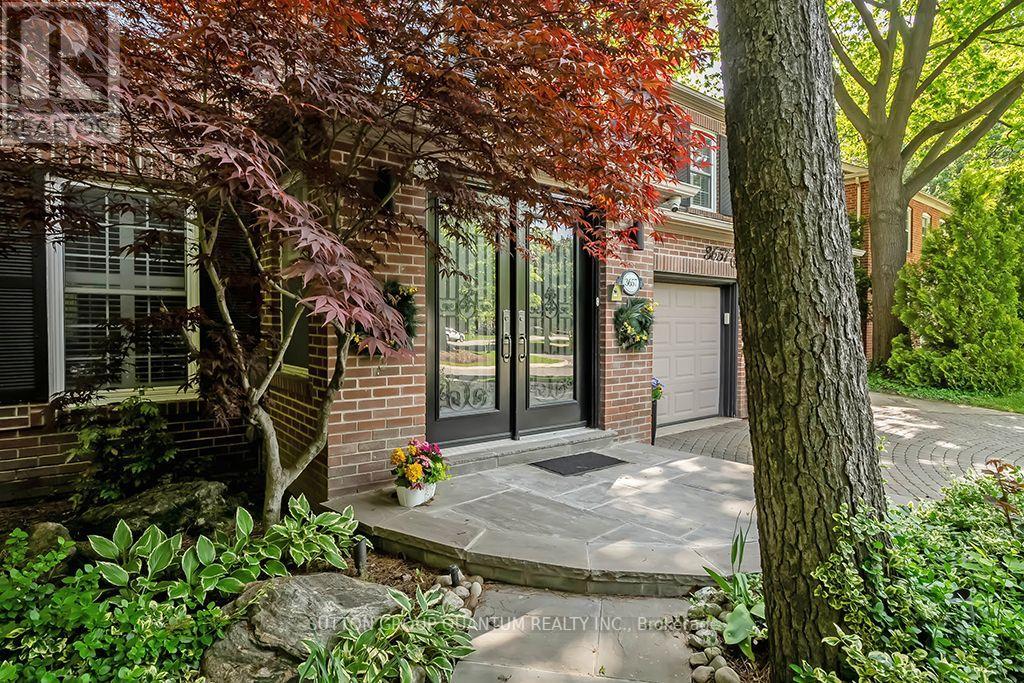 3657 Greenbower Court, Mississauga, Ontario  L5L 1P3 - Photo 4 - W12182628
