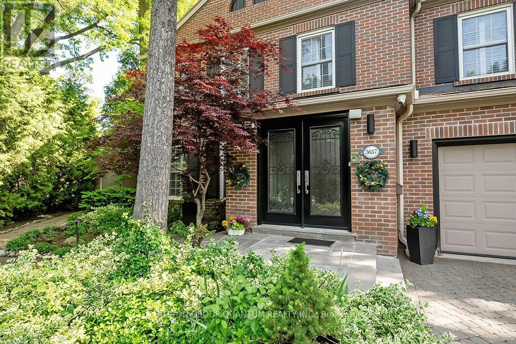 3657 Greenbower Court, Mississauga, Ontario  L5L 1P3 - Photo 2 - W12182628