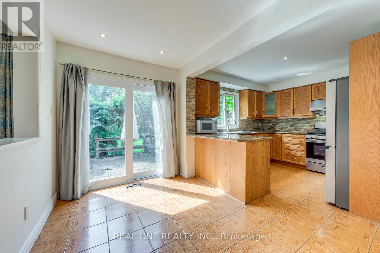 3310 Jackpine Road, Mississauga, Ontario  L5L 4P2 - Photo 8 - W12186309