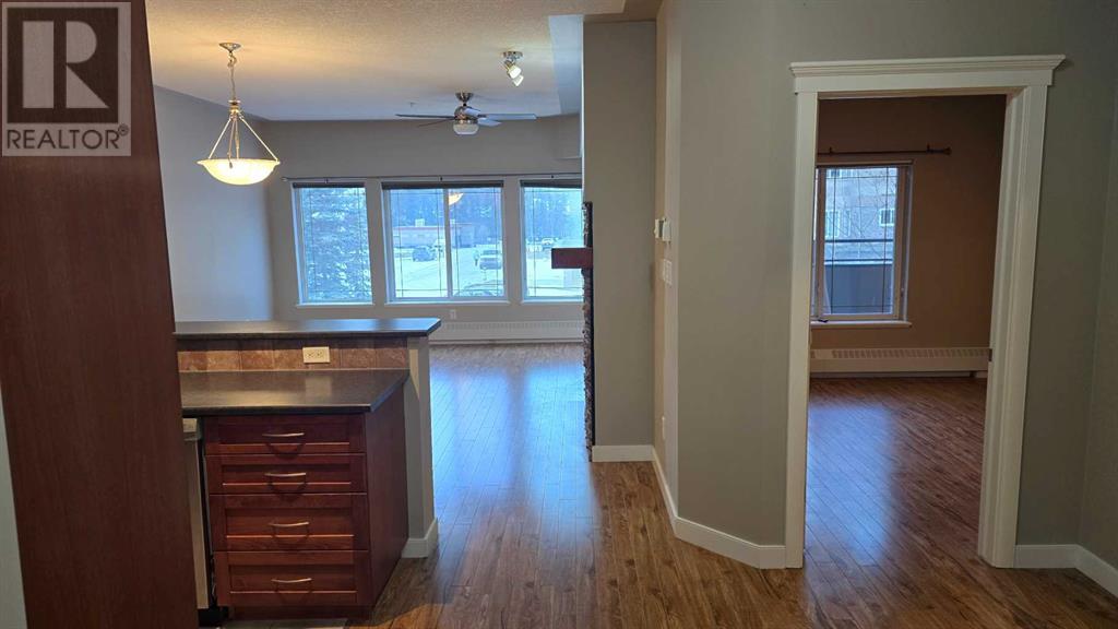 240, 20 Discovery Ridge Close Sw, Calgary, Alberta  t3h 5x4 - Photo 5 - A2214343