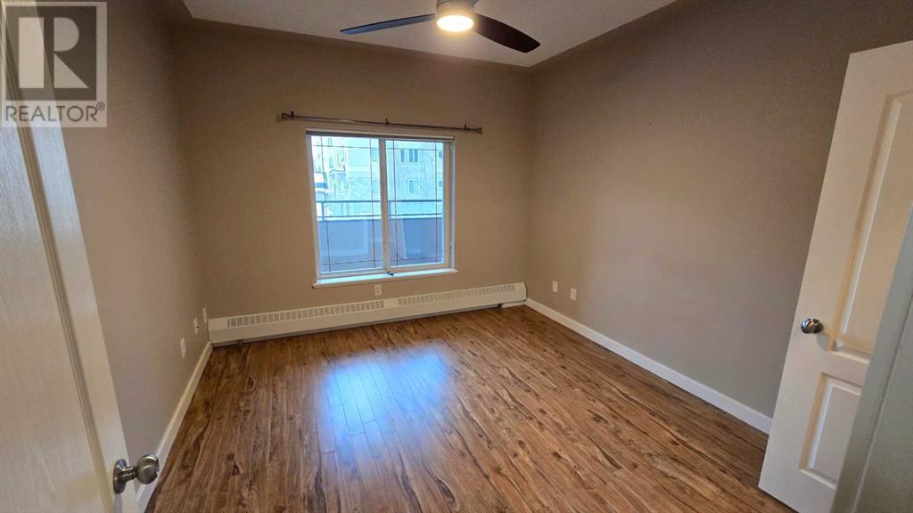 240, 20 Discovery Ridge Close Sw, Calgary, Alberta  t3h 5x4 - Photo 6 - A2214343