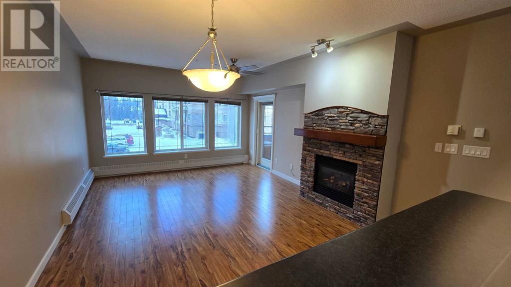 240, 20 Discovery Ridge Close Sw, Calgary, Alberta  t3h 5x4 - Photo 1 - A2214343
