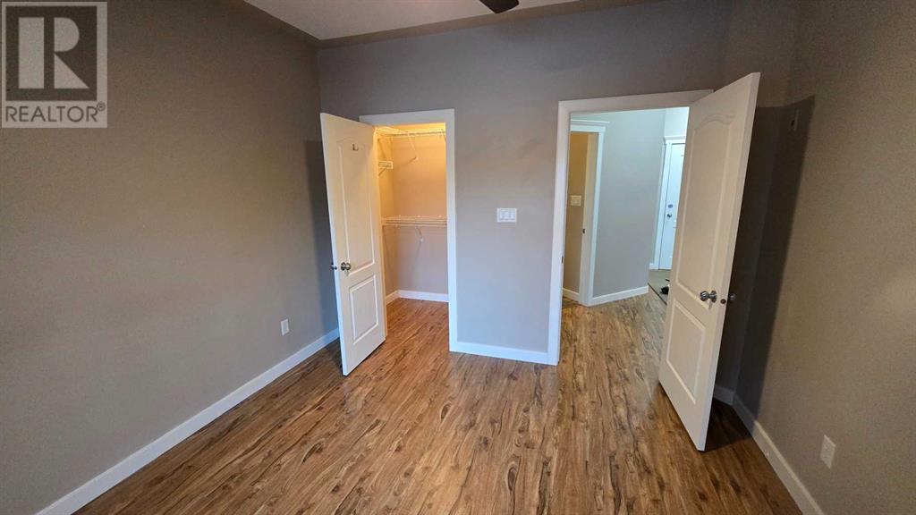 240, 20 Discovery Ridge Close Sw, Calgary, Alberta  t3h 5x4 - Photo 4 - A2214343