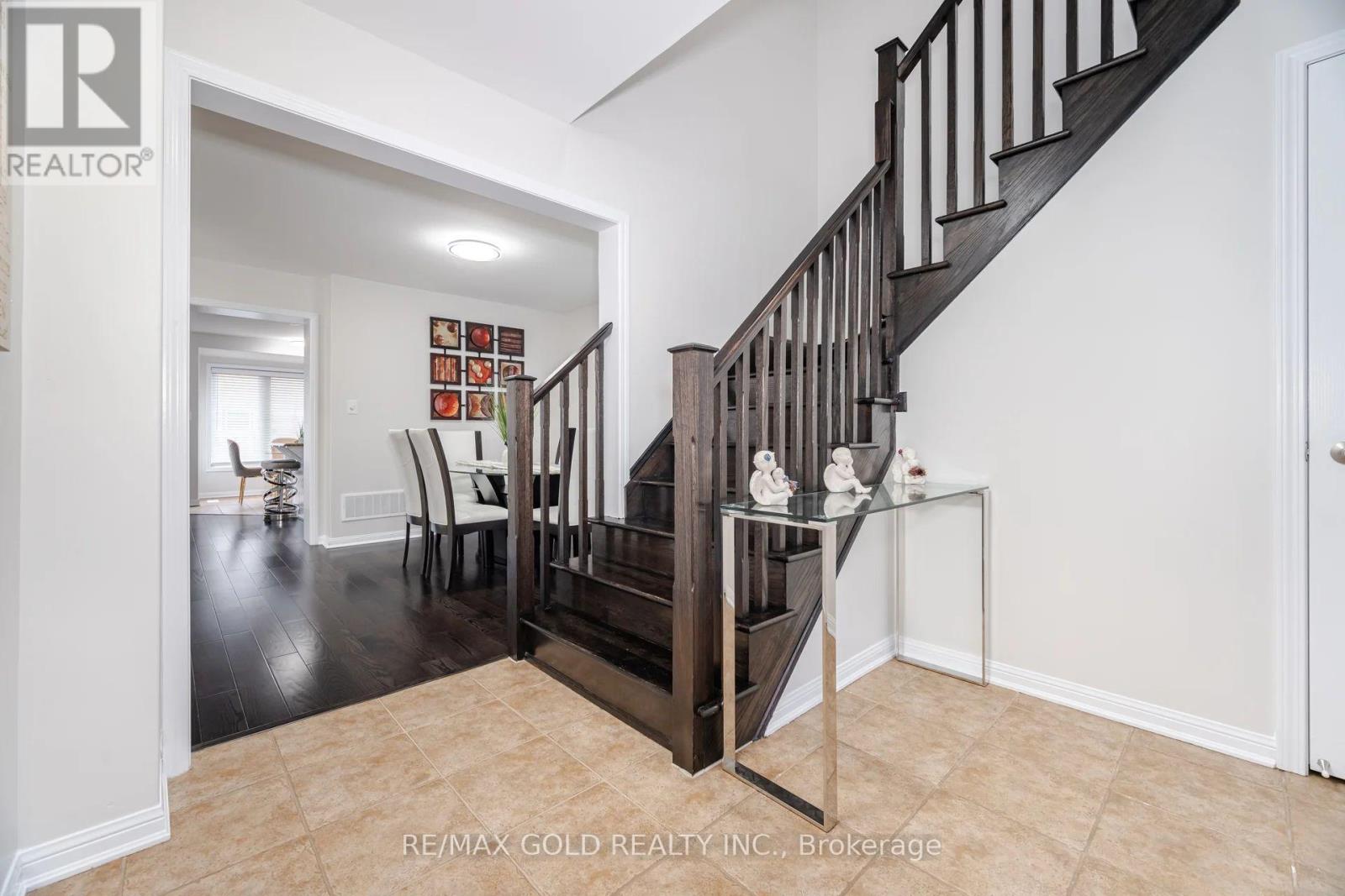 14 Apple Valley Way, Brampton (Bram East), Ontario  L6P 3P8 - Photo 13 - W12186558