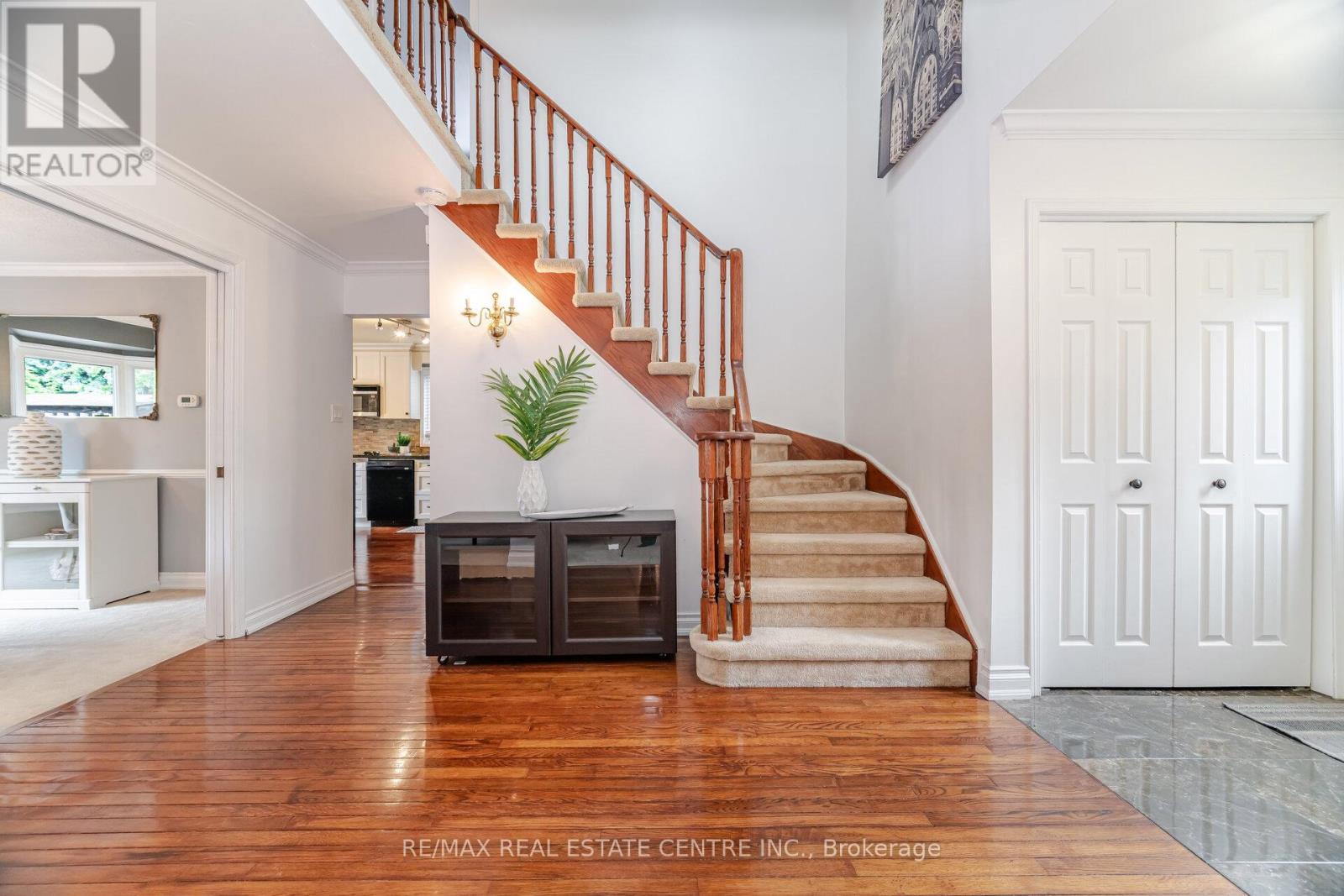 873 Morley Avenue, Milton (Tm Timberlea), Ontario  L9T 4Y2 - Photo 6 - W12186560