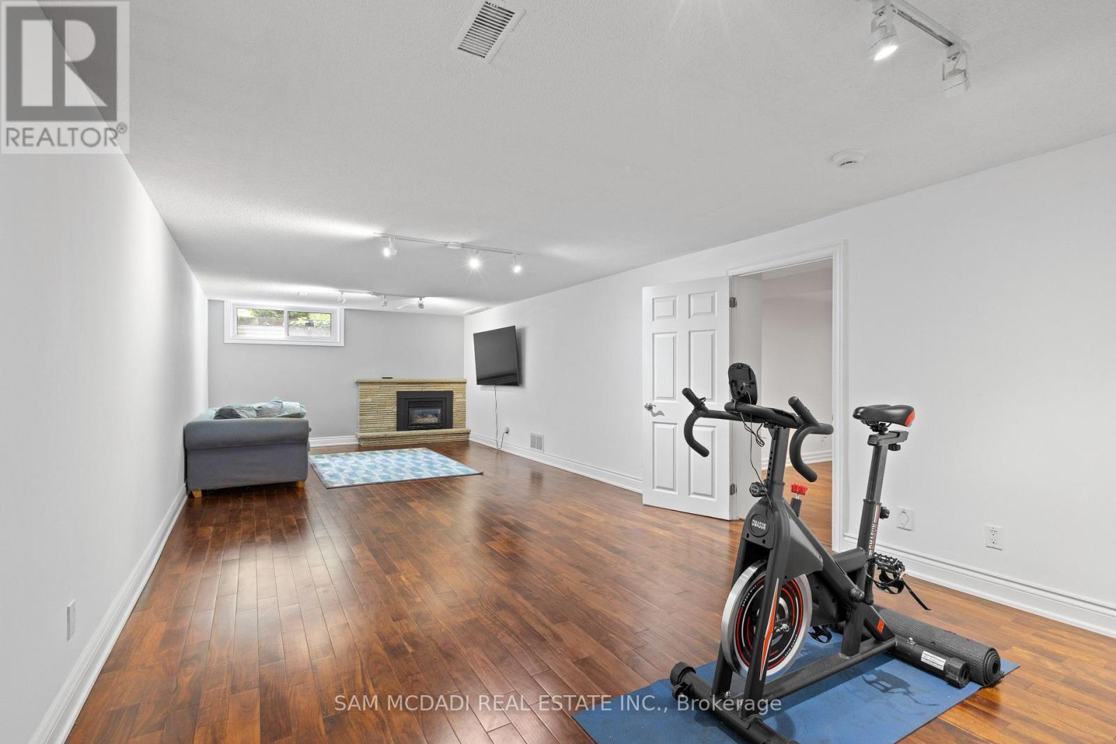 492 Country Club Crescent, Mississauga, Ontario  L5J 2R2 - Photo 33 - W12186561