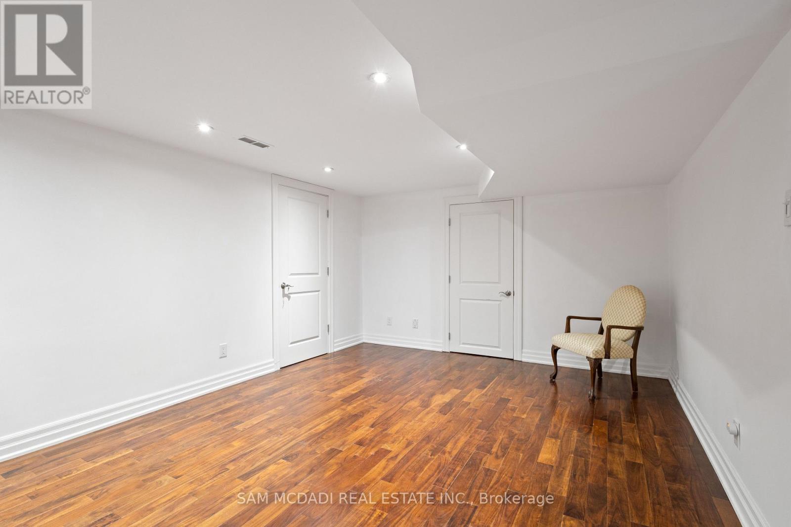 492 Country Club Crescent, Mississauga, Ontario  L5J 2R2 - Photo 34 - W12186561