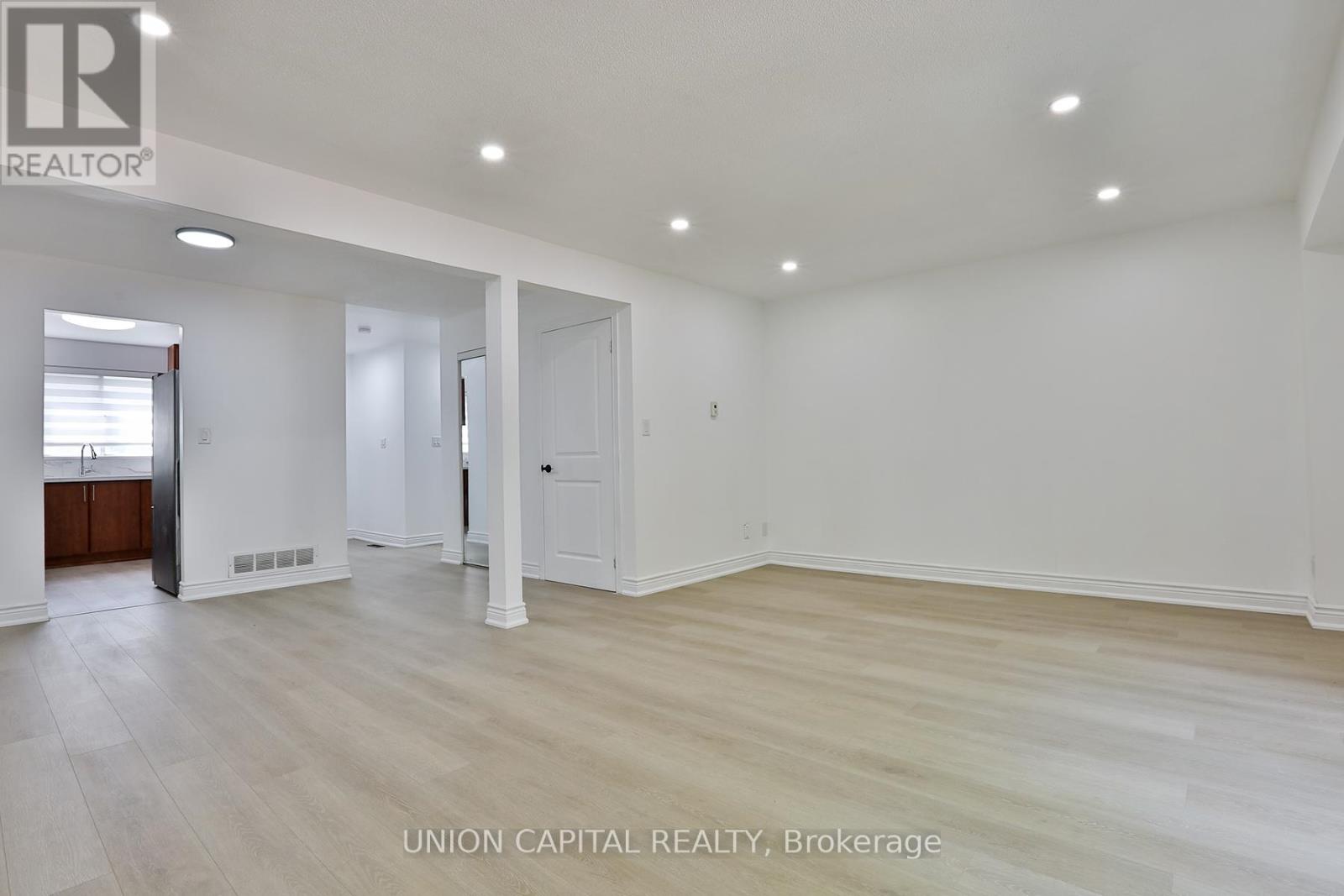 Th02- - 353 Driftwood Avenue, Toronto (Black Creek), Ontario  M3N 2P2 - Photo 7 - W12186562
