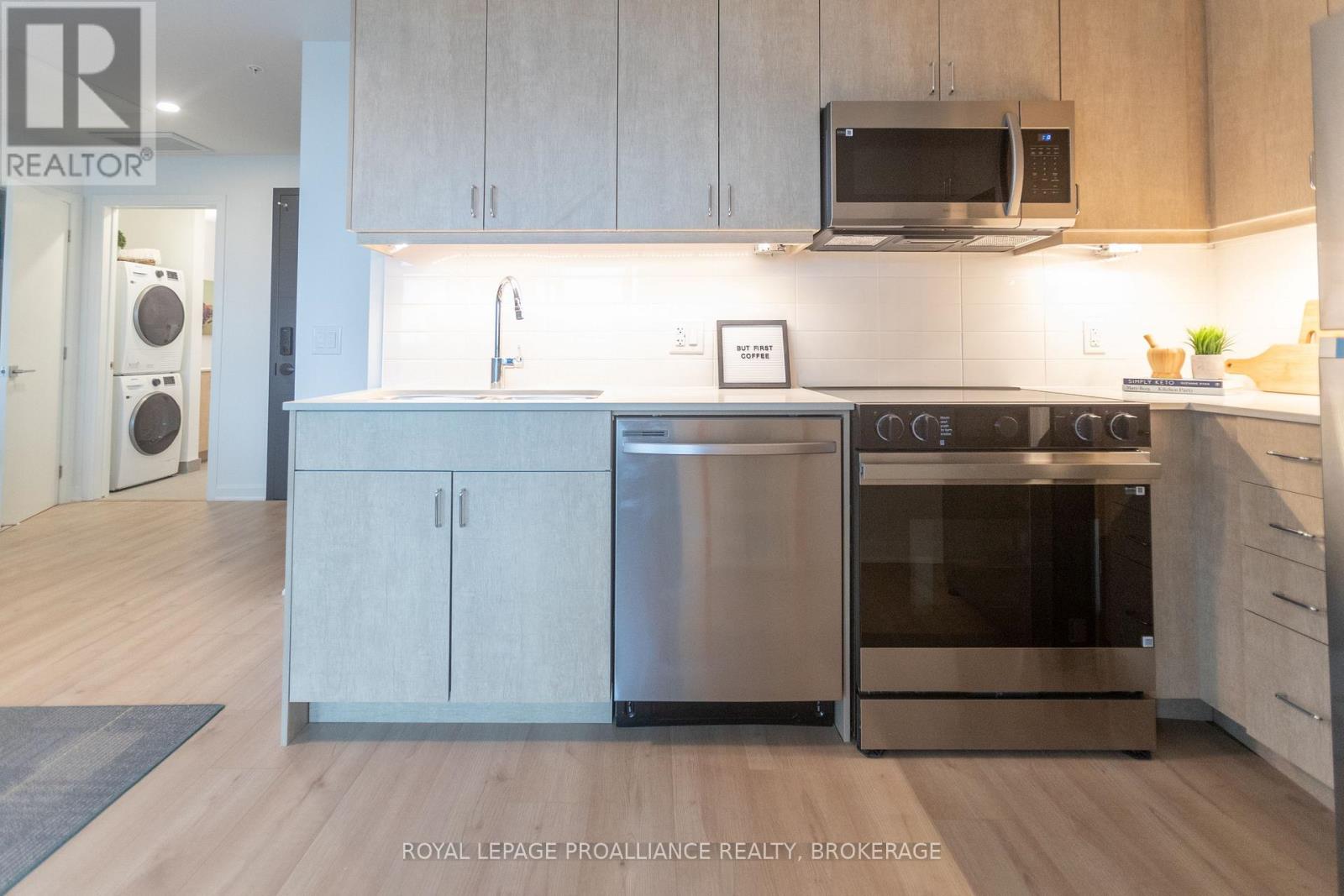 605 - 223 Princess Street, Kingston, Ontario  K7L 1B3 - Photo 8 - X12151083