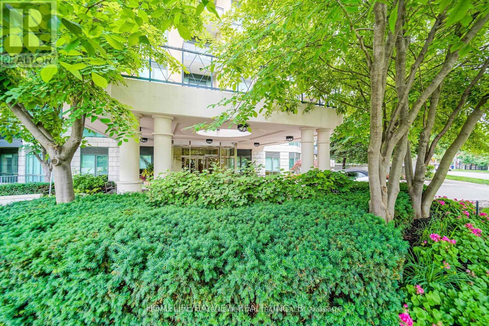 618 - 11 William Carson Crescent, Toronto, Ontario  M2P 2G1 - Photo 2 - C12178295