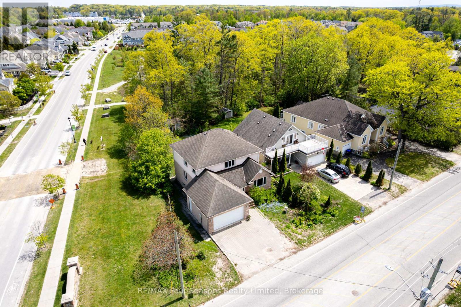 243 River Road E, Wasaga Beach, Ontario  L9Z 2L1 - Photo 42 - S12186595