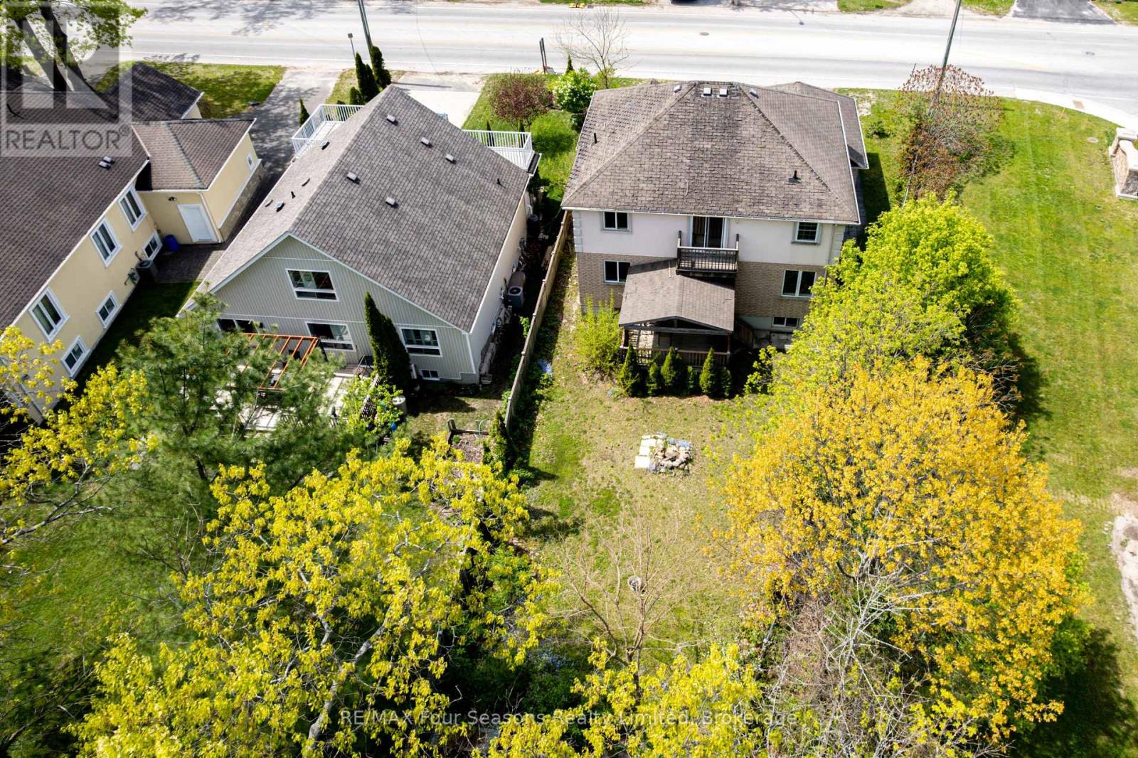 243 River Road E, Wasaga Beach, Ontario  L9Z 2L1 - Photo 44 - S12186595
