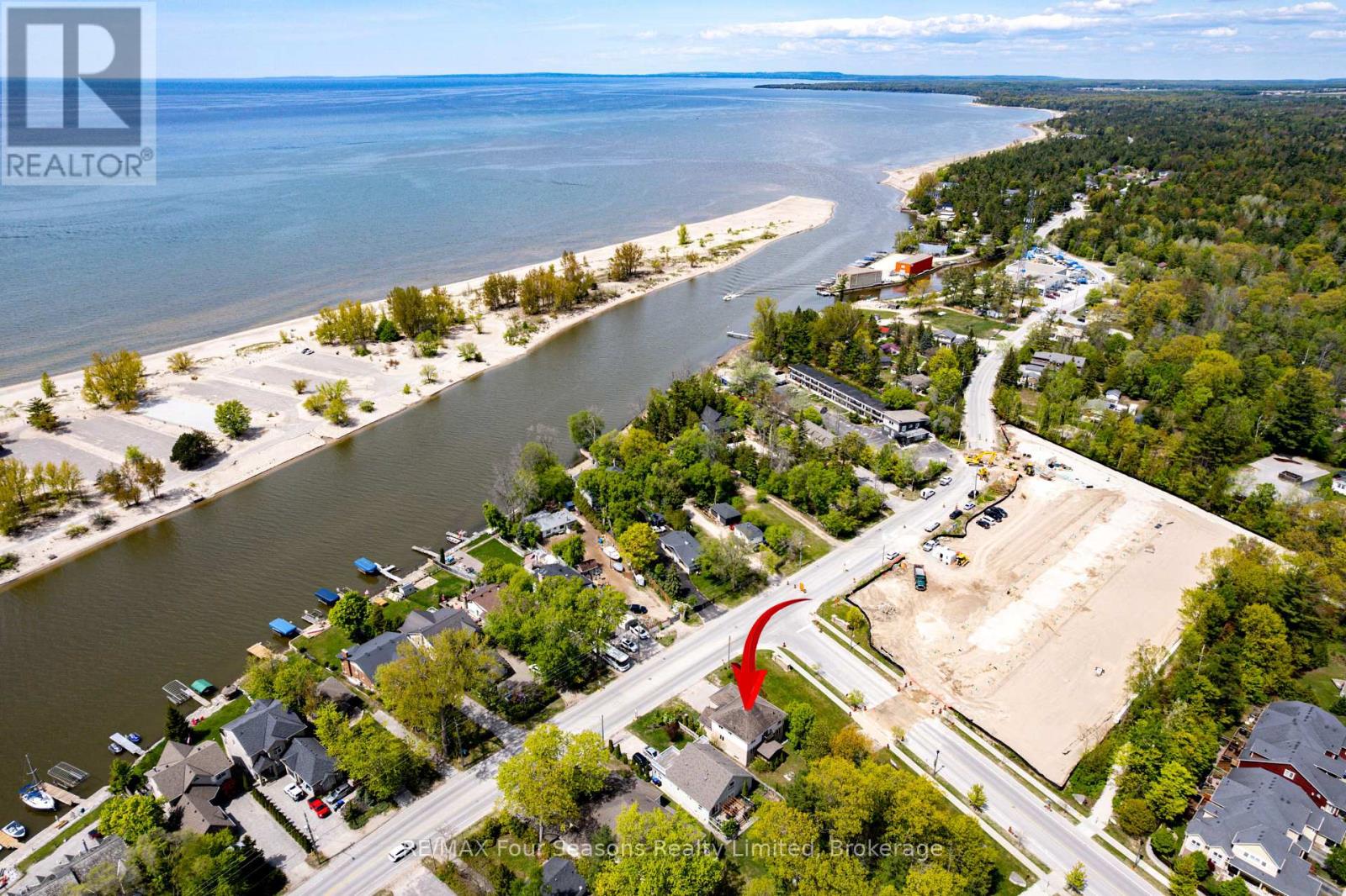 243 River Road E, Wasaga Beach, Ontario  L9Z 2L1 - Photo 47 - S12186595