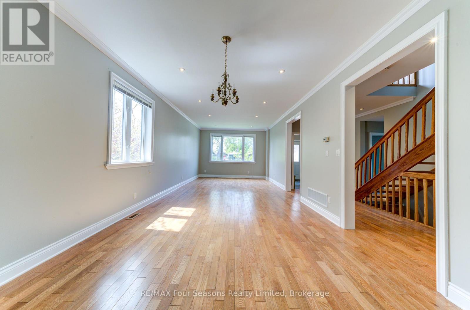 243 River Road E, Wasaga Beach, Ontario  L9Z 2L1 - Photo 8 - S12186595