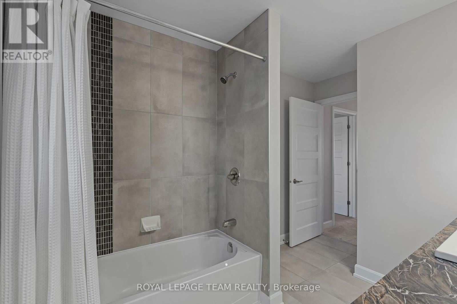 427 Provence Avenue E, Russell, Ontario  K0A 1W0 - Photo 34 - X12186614