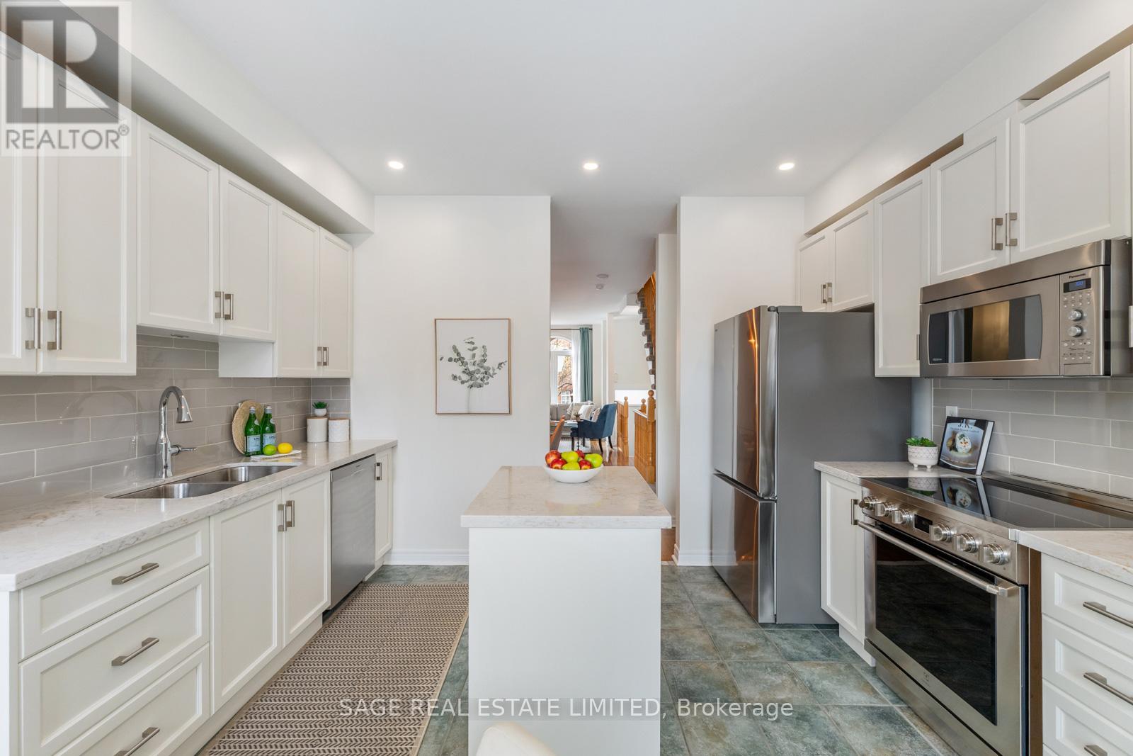 47 Natalie Place, Toronto, Ontario  M4M 3P6 - Photo 14 - E12186613