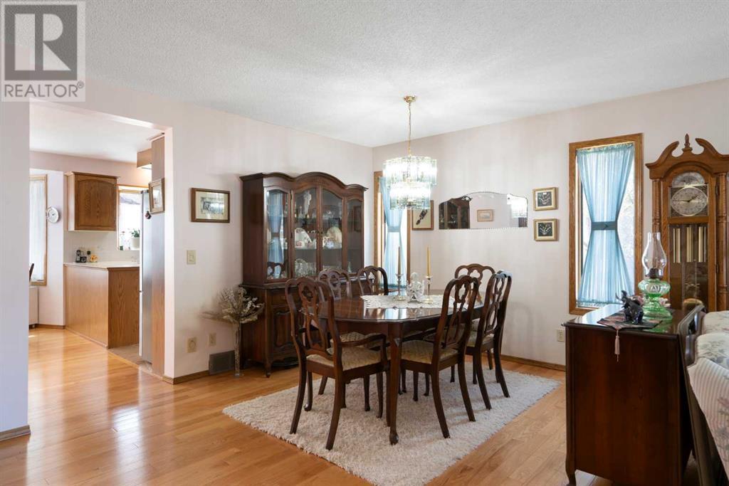 1377 Shawnee Road Sw, Calgary, Alberta  T2Y 2T1 - Photo 6 - A2214331