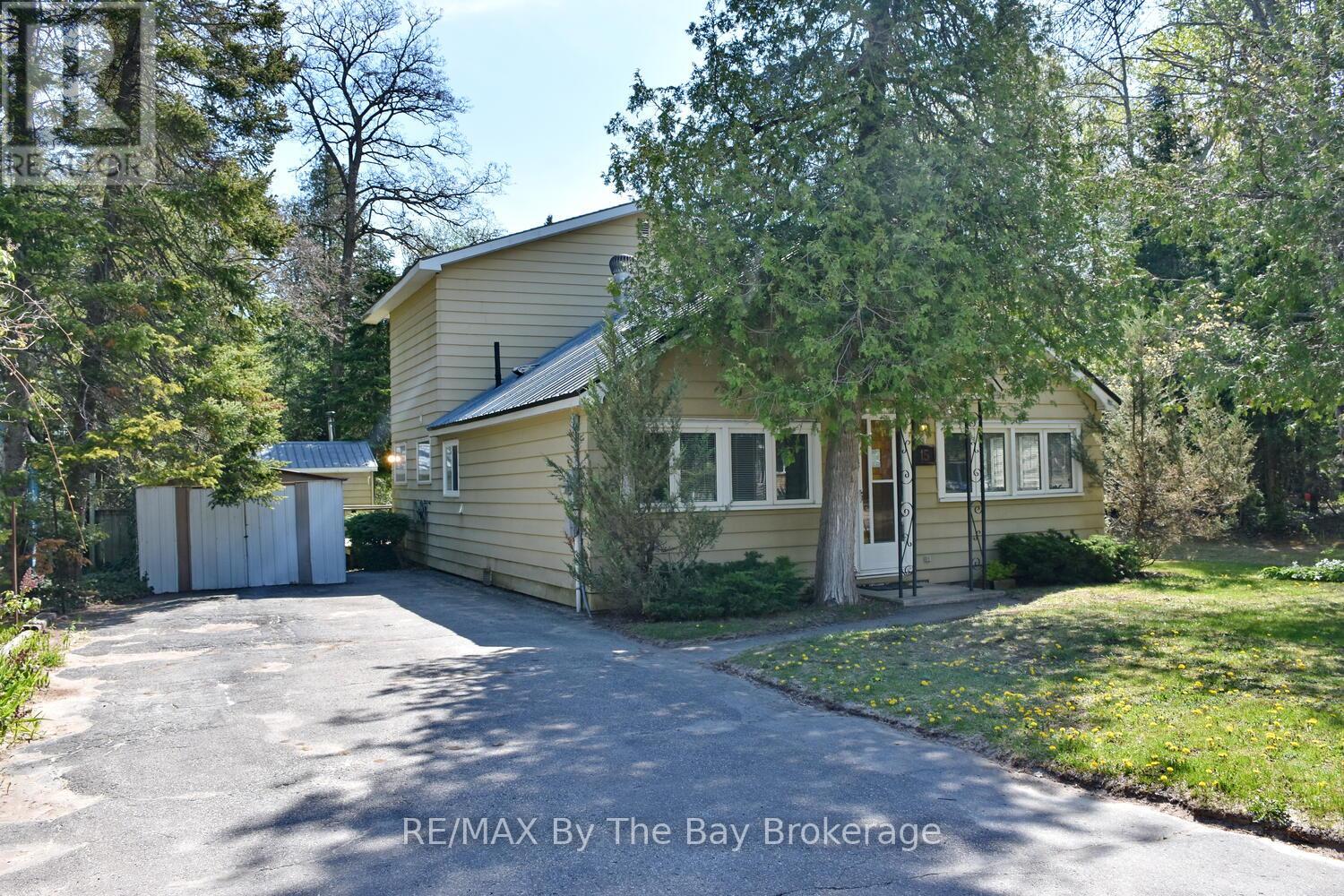 15 SYLVAN AVENUE, Wasaga Beach, Ontario