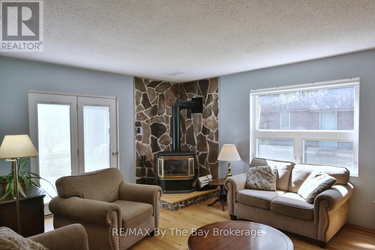 15 Sylvan Avenue, Wasaga Beach, Ontario  L9Z 1T3 - Photo 25 - S12153028