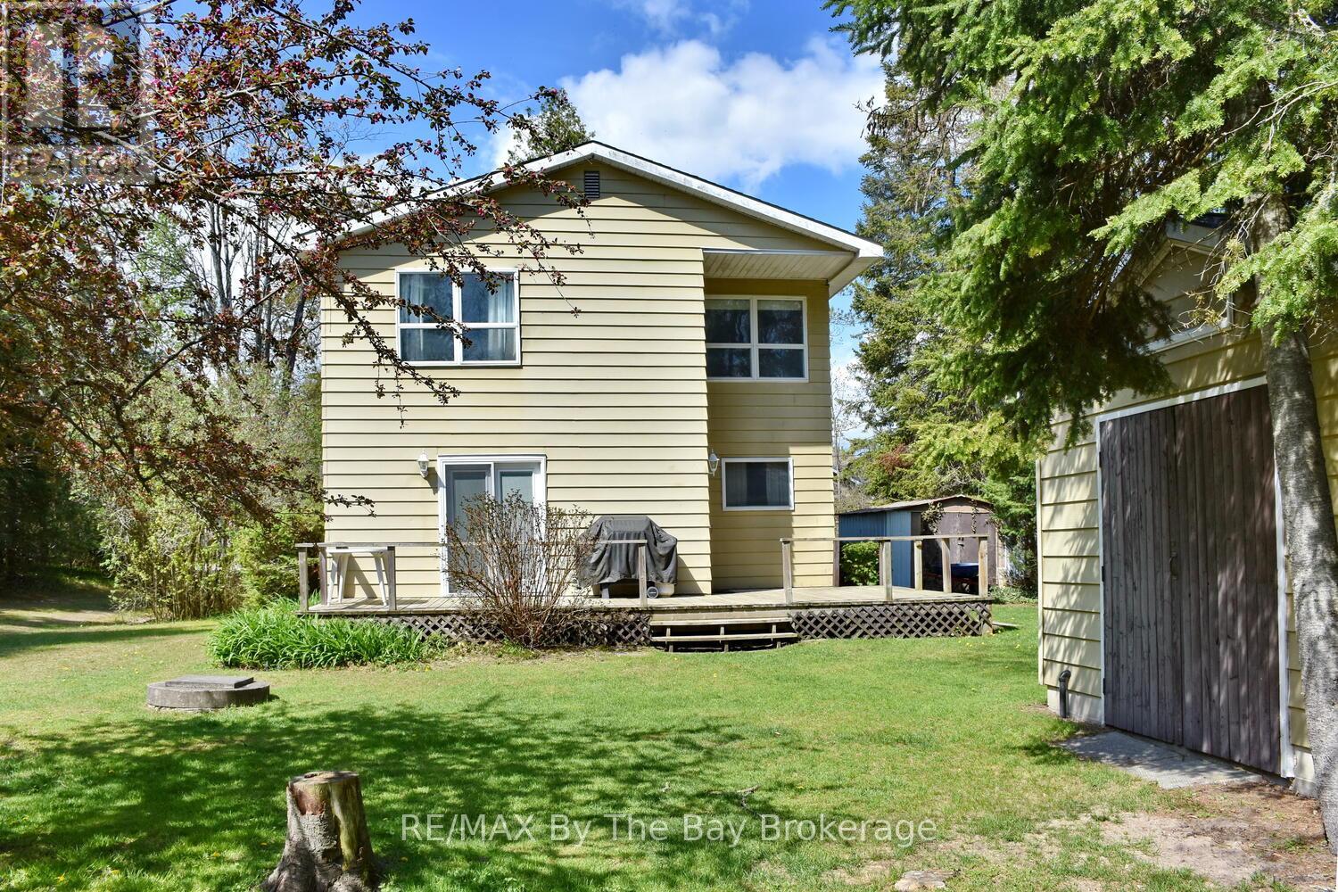15 Sylvan Avenue, Wasaga Beach, Ontario  L9Z 1T3 - Photo 12 - S12153028