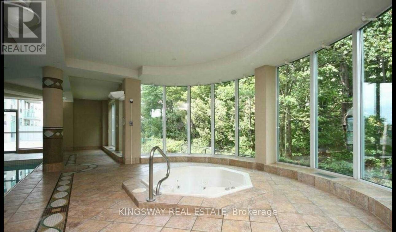 809 - 2545 Erin Centre Boulevard, Mississauga, Ontario  L5M 6Z9 - Photo 6 - W12186569