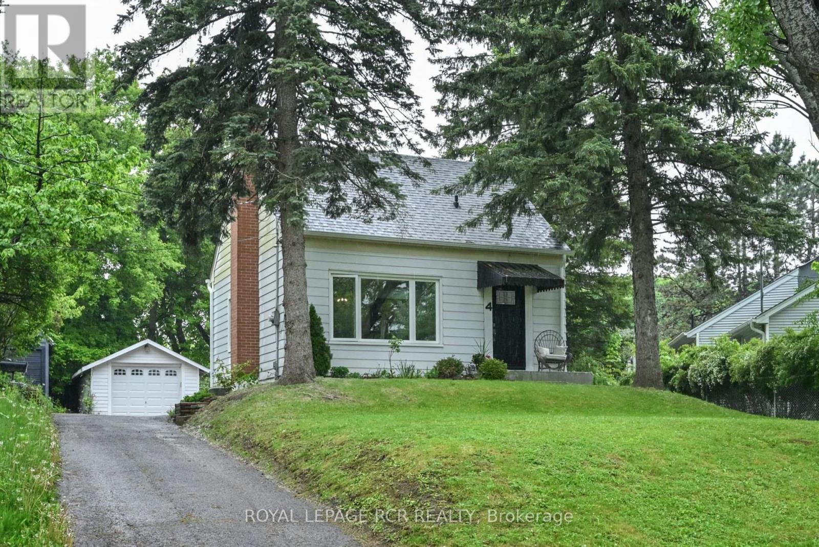 4 John Street, Halton Hills, Ontario  L7G 2J7 - Photo 1 - W12186574