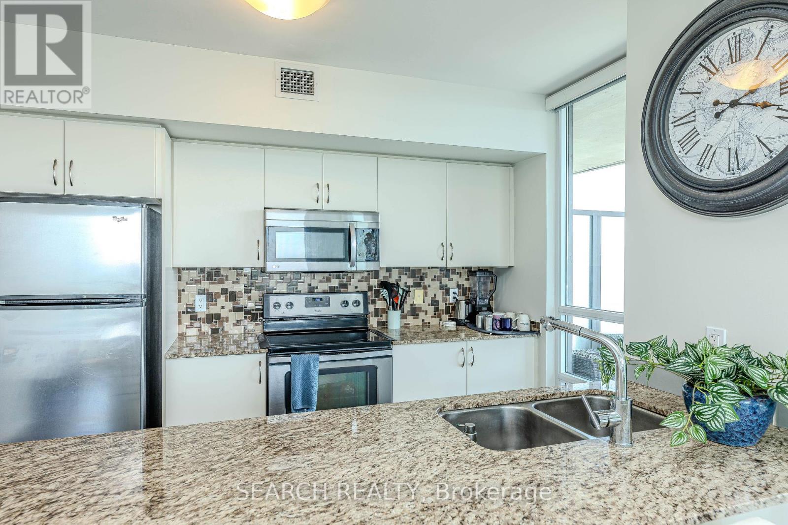 2202 - 2230 Lake Shore Boulevard W, Toronto, Ontario  M8V 0B2 - Photo 10 - W12186581