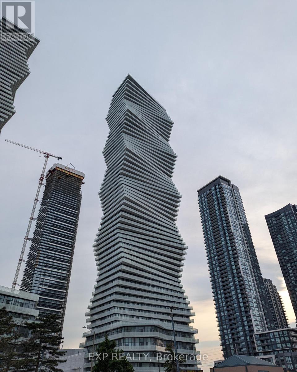 811 - 3900 Confederation Parkway, Mississauga (City Centre), Ontario  L5B 0M3 - Photo 1 - W12186587