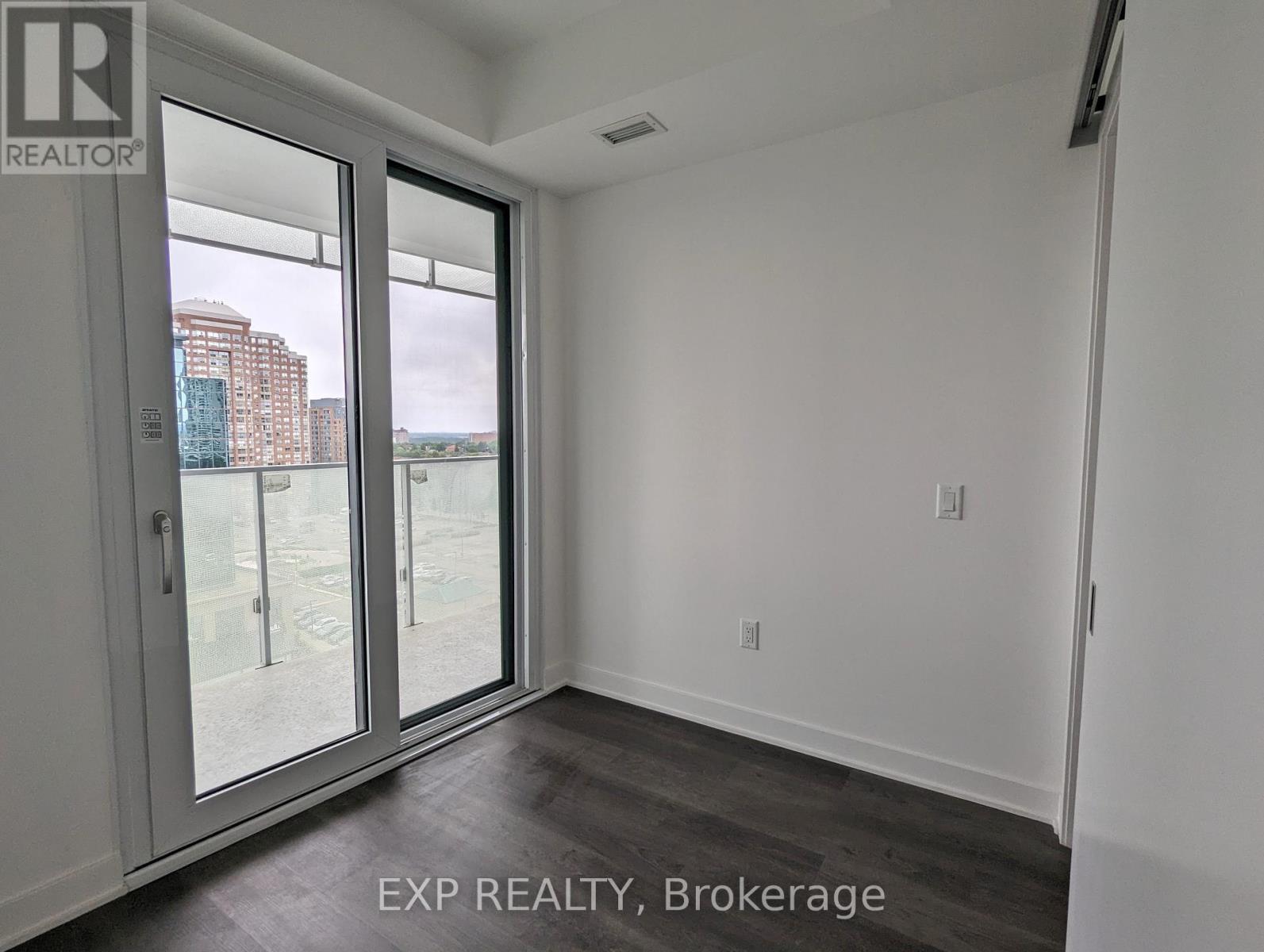 811 - 3900 Confederation Parkway, Mississauga (City Centre), Ontario  L5B 0M3 - Photo 10 - W12186587
