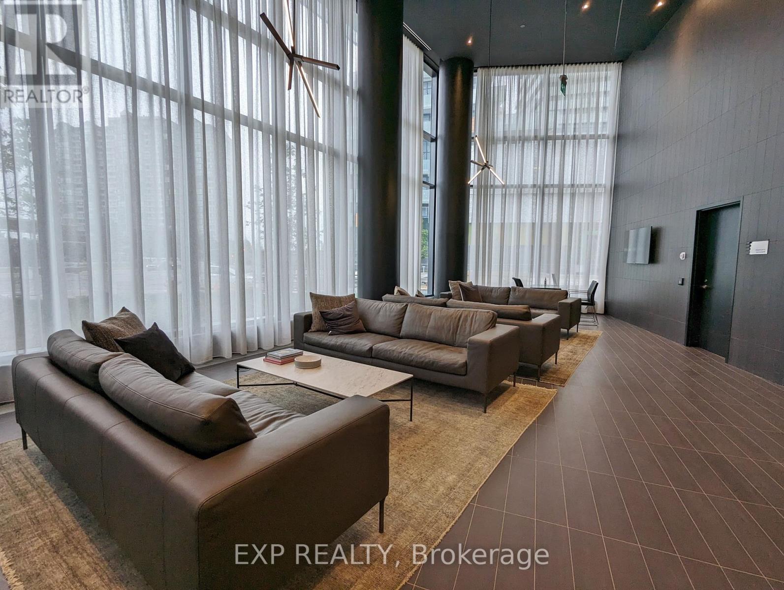811 - 3900 Confederation Parkway, Mississauga, Ontario  L5B 0M3 - Photo 3 - W12186587