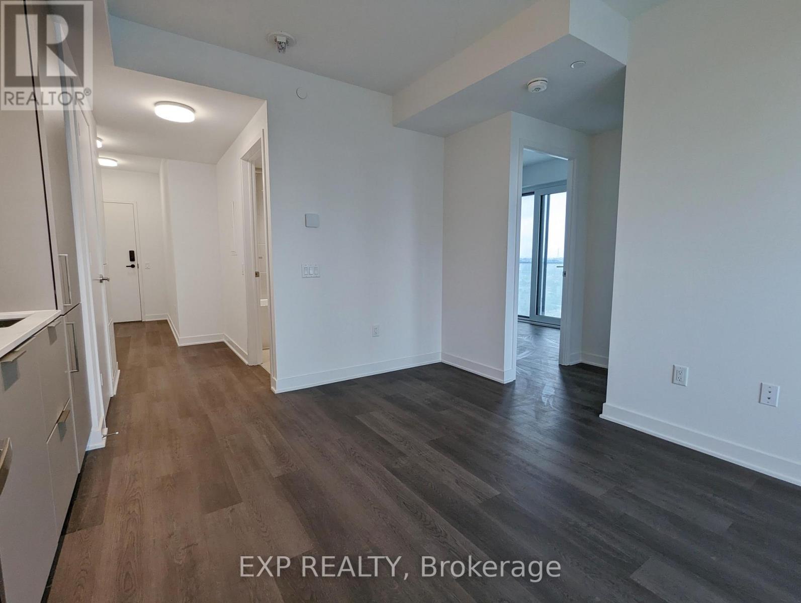 811 - 3900 Confederation Parkway, Mississauga (City Centre), Ontario  L5B 0M3 - Photo 8 - W12186587